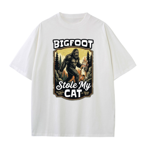 Bigfoot Stole My Cat Yeti – Vintage Retro Humor Graphic T-Shirt